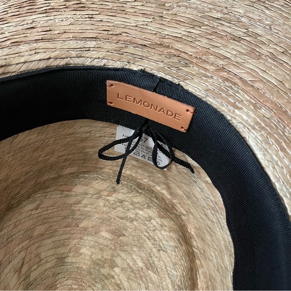 Lemonade | Citron Palm Shells Size: medium - Picture 5 of 7